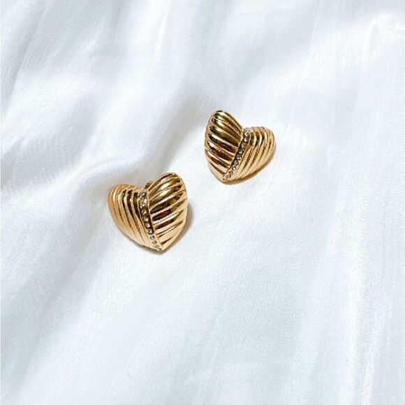 Vintage heart stud earrings M405 - Picture 3 of 5